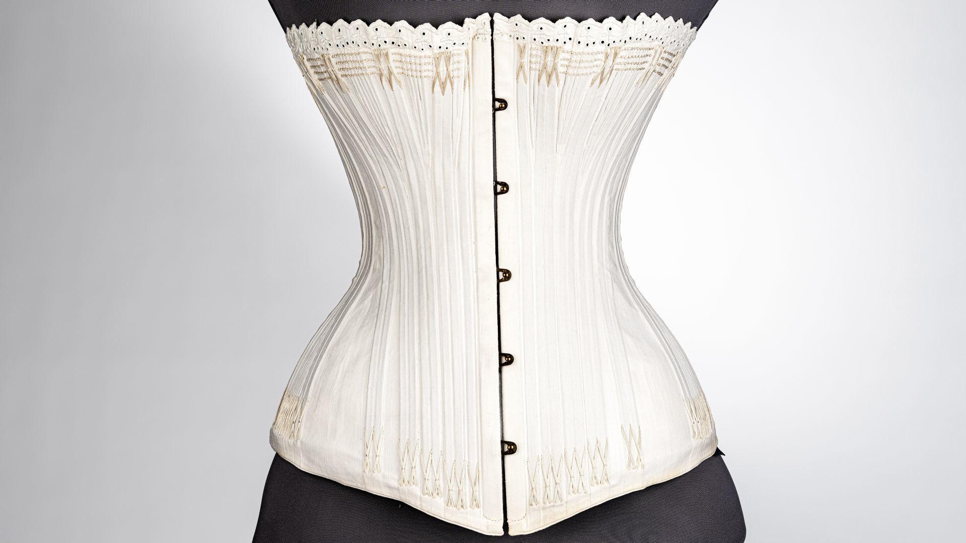 Utställningsvisning: Korsettkriget