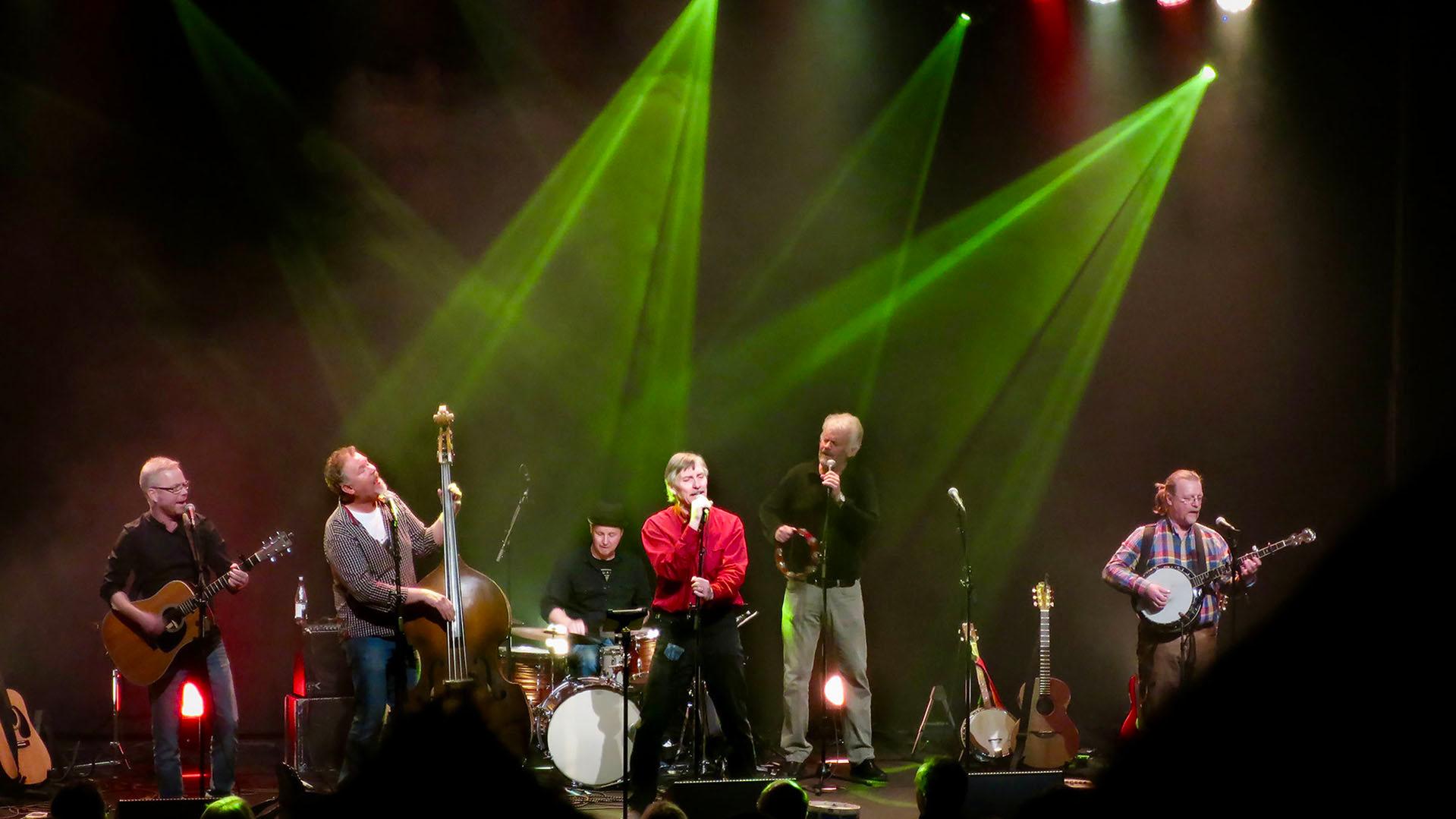 Euskefeurat - Minnena behöver oss