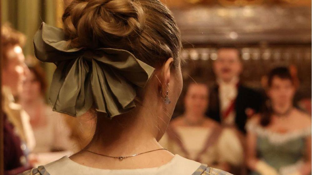 Modevisning - Glimtar ur en historisk garderob