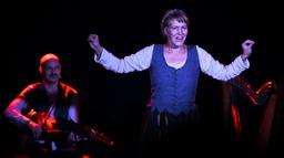 Trädet som nuddade himlen med Långsjö teaater