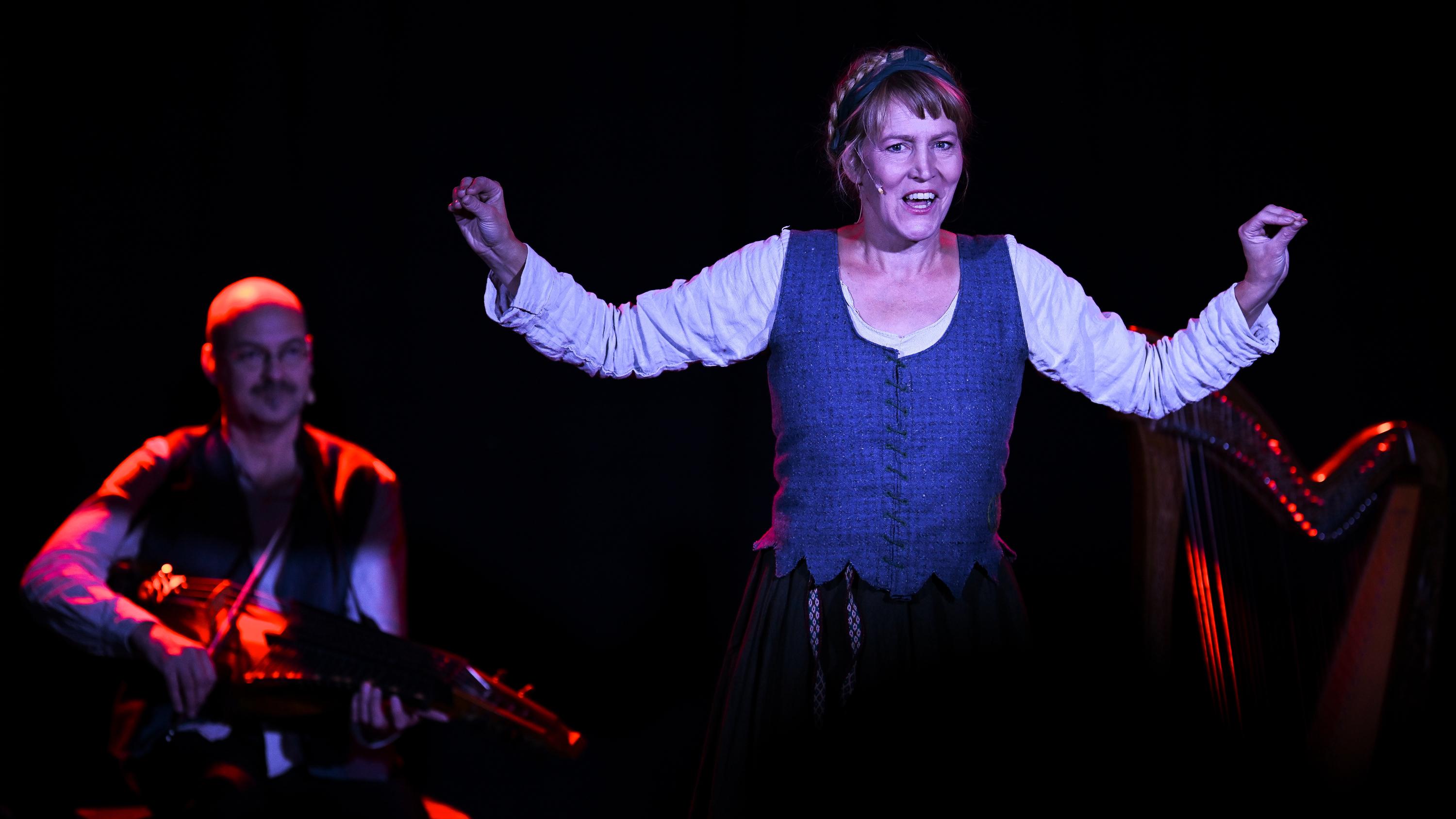 Trädet som nuddade himlen med Långsjö teaater