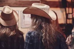 CountrykvÀll i LadugÄrdens med Linedance och Livemusik