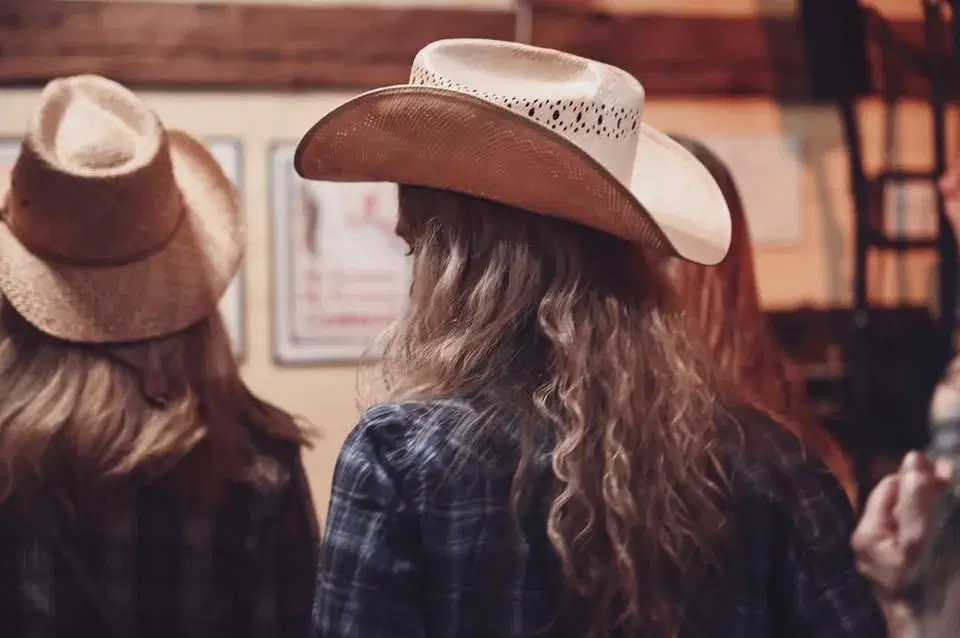 Countrykväll i Ladugårdens med Linedance och Livemusik