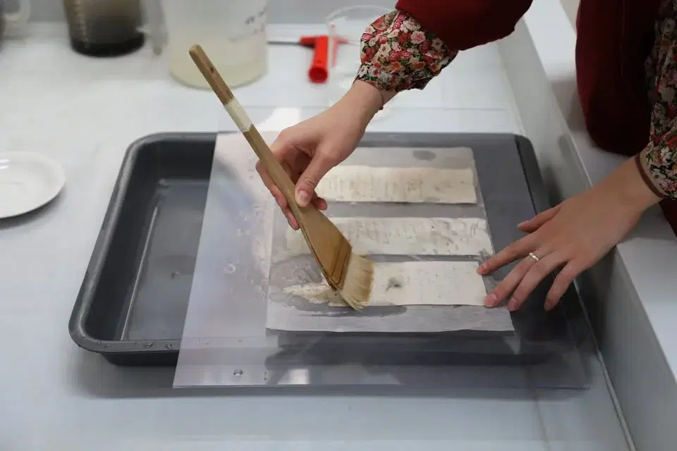 120 let: Workshop s restaurátorem papíru