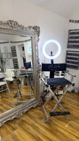 Sparkle Makeup Workshop: Coverage & Contouring (Group 2)