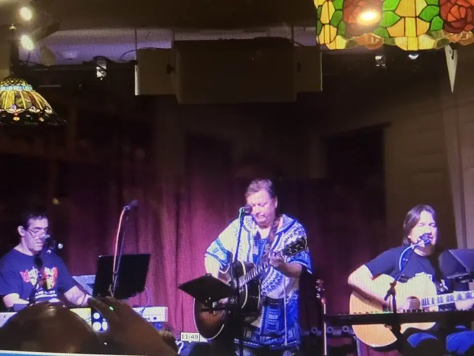 Wonderous trio-Kenny,Tommy & Mark/Swing the Teapot