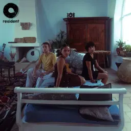 The Orielles: Live + Signing