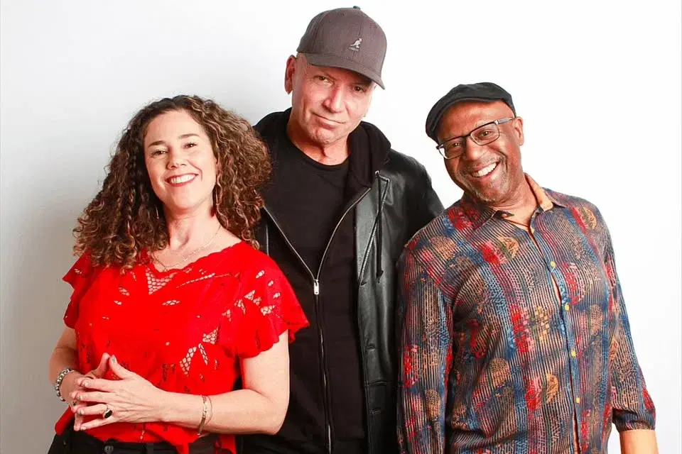 MOTION presents "Circlesinging"