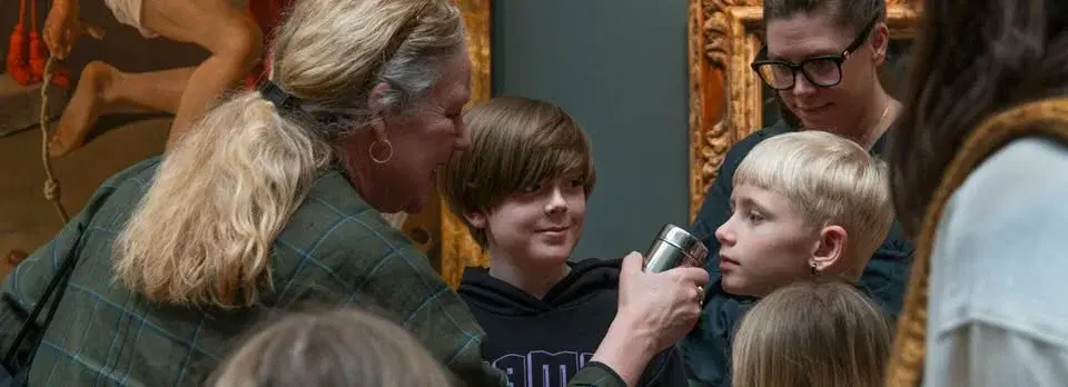 Familjevisning: Nyfiken på färg!