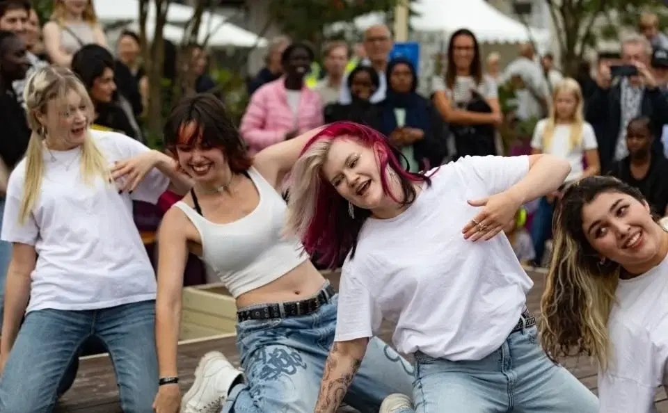 Kpop Random Dance Play