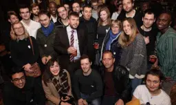 Indiens à ParísI ★Erasmus, Expats & International ★ Indirizzu solu nantu à l'applicazione SOCIALIZUS