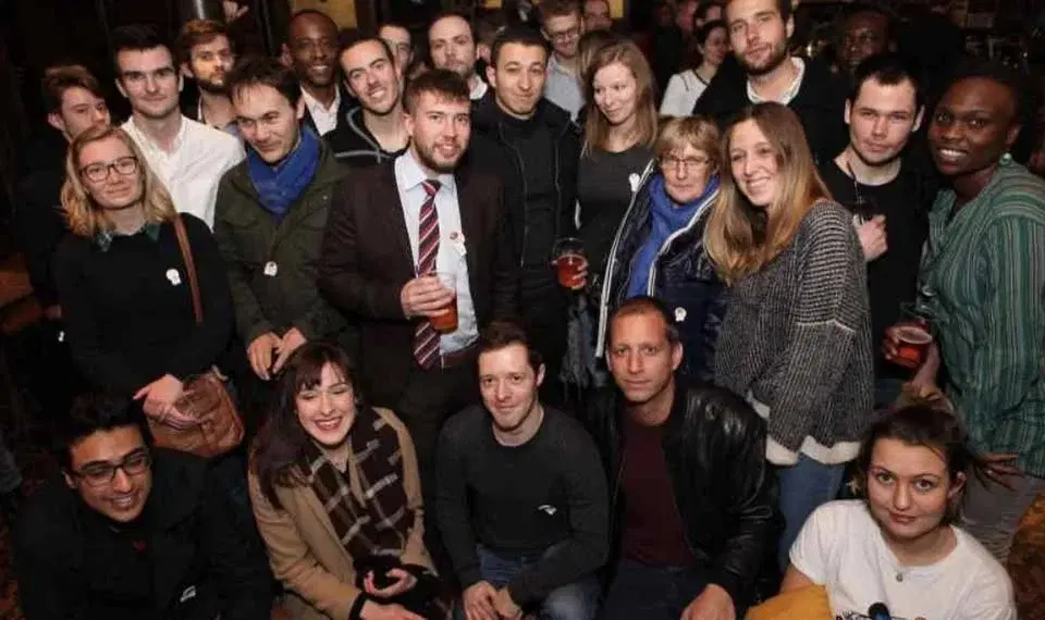 Indiens à ParísI ★Erasmus, Expats & International ★ Indirizzu solu nantu à l'applicazione SOCIALIZUS