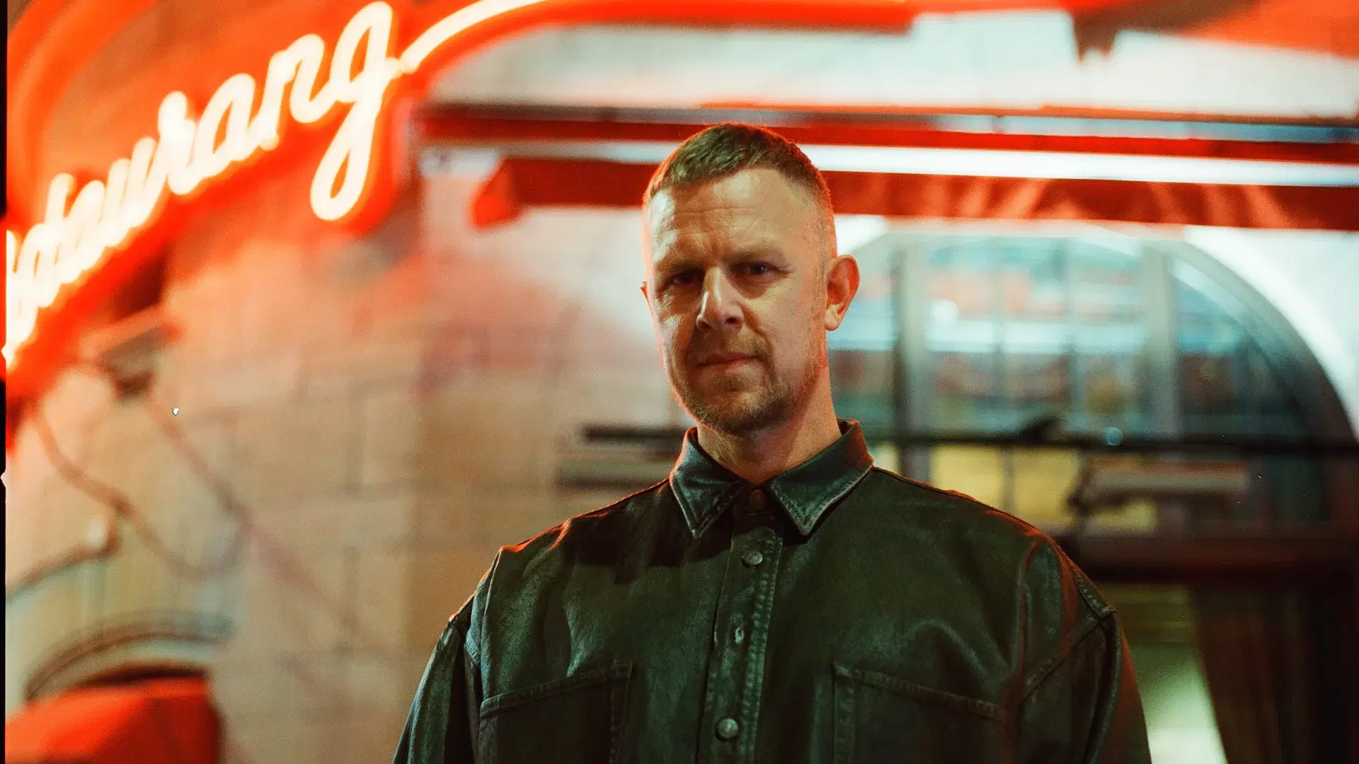 Klubb Röd presenterar FAMILJEN