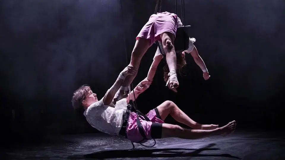 Double Duo Circus / Kate & Pasi/Half in Company