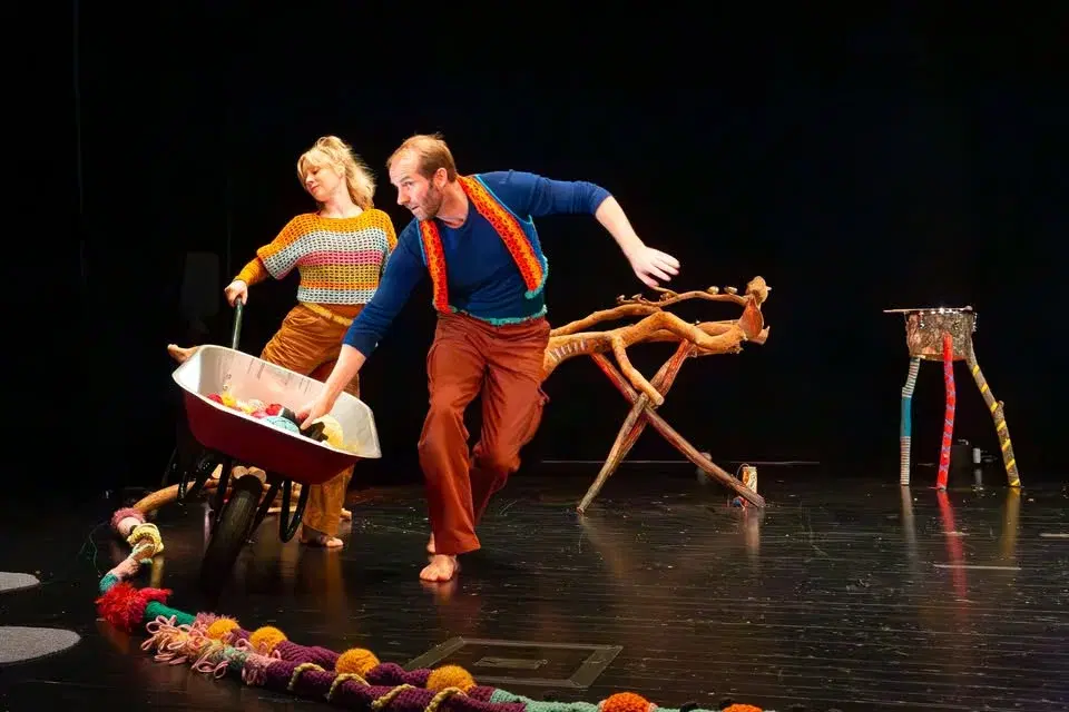 Vi bara gör | En dansföreställning för barn från 4 år | ZebraDans