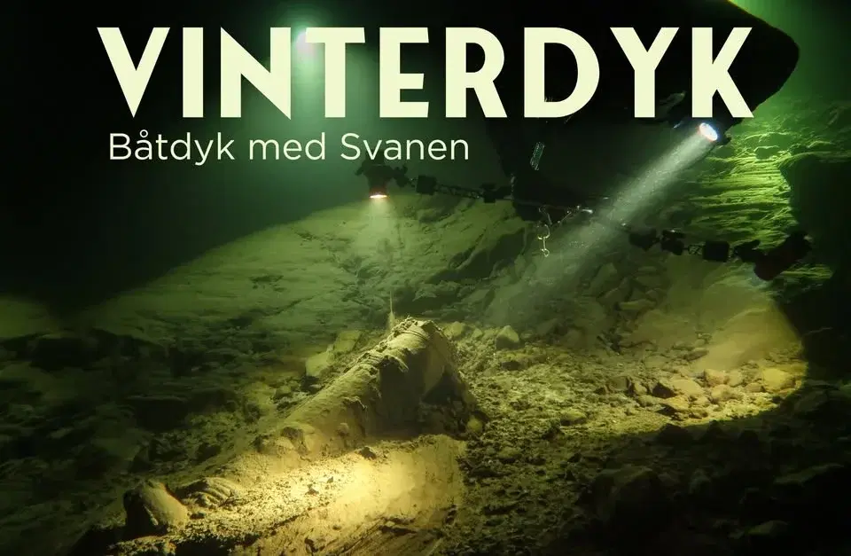 Vinterdyk båtdyk med Svanen