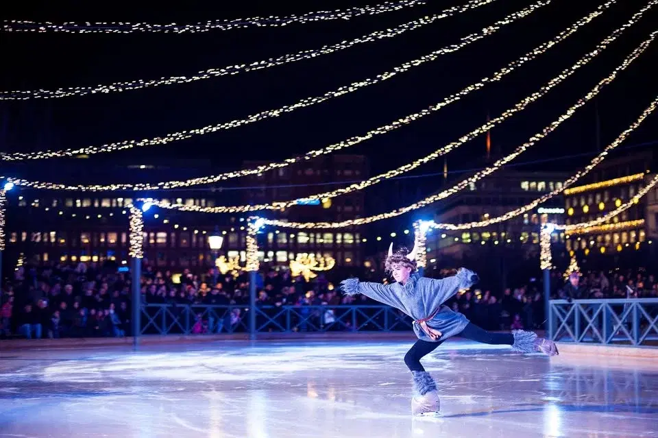 Prova på, konståkningsuppvisning och skridskodisco