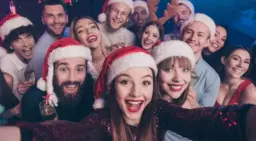 Fiesta internacional de Navidad🧑🎄 - Dirección solo en SOCIALIZUS