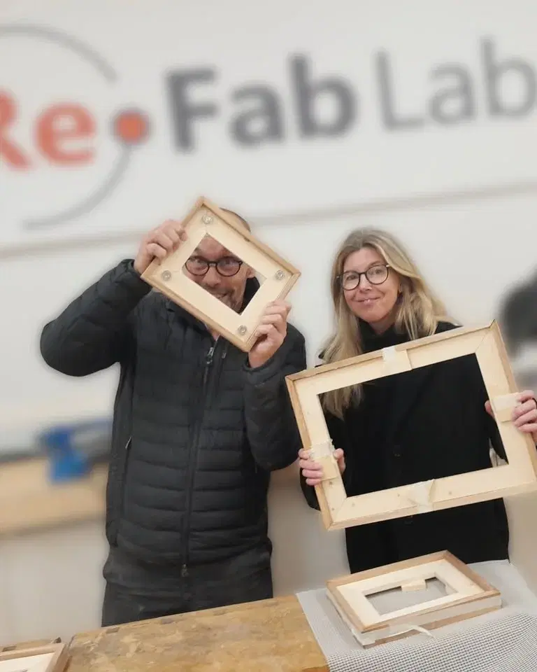 Build your own picture frame from saved wood material - February 28