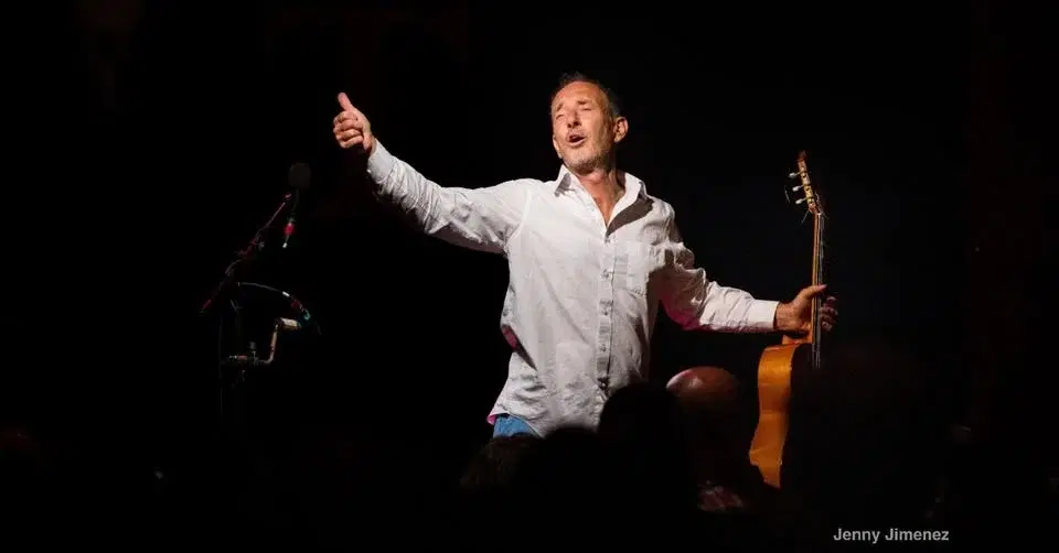 LIVE ! ON STAGE: JONATHAN RICHMAN