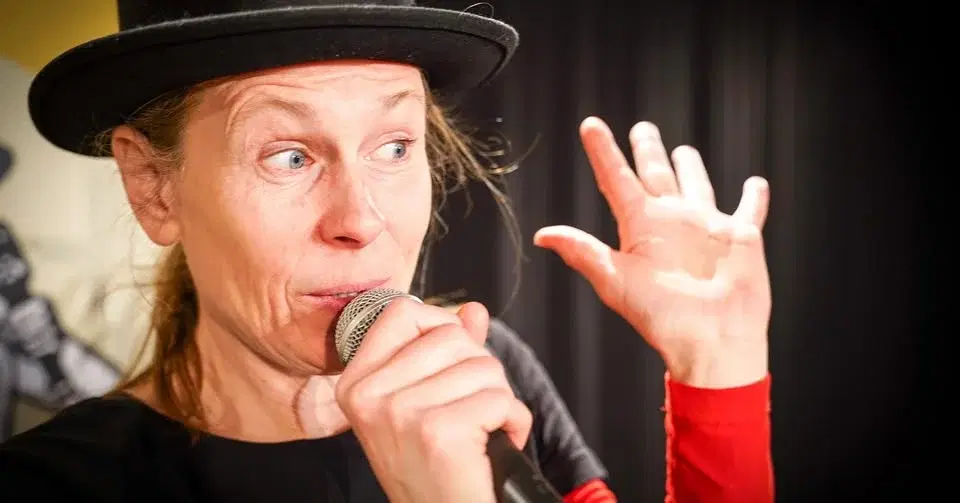 Barnteater: Stå upp!