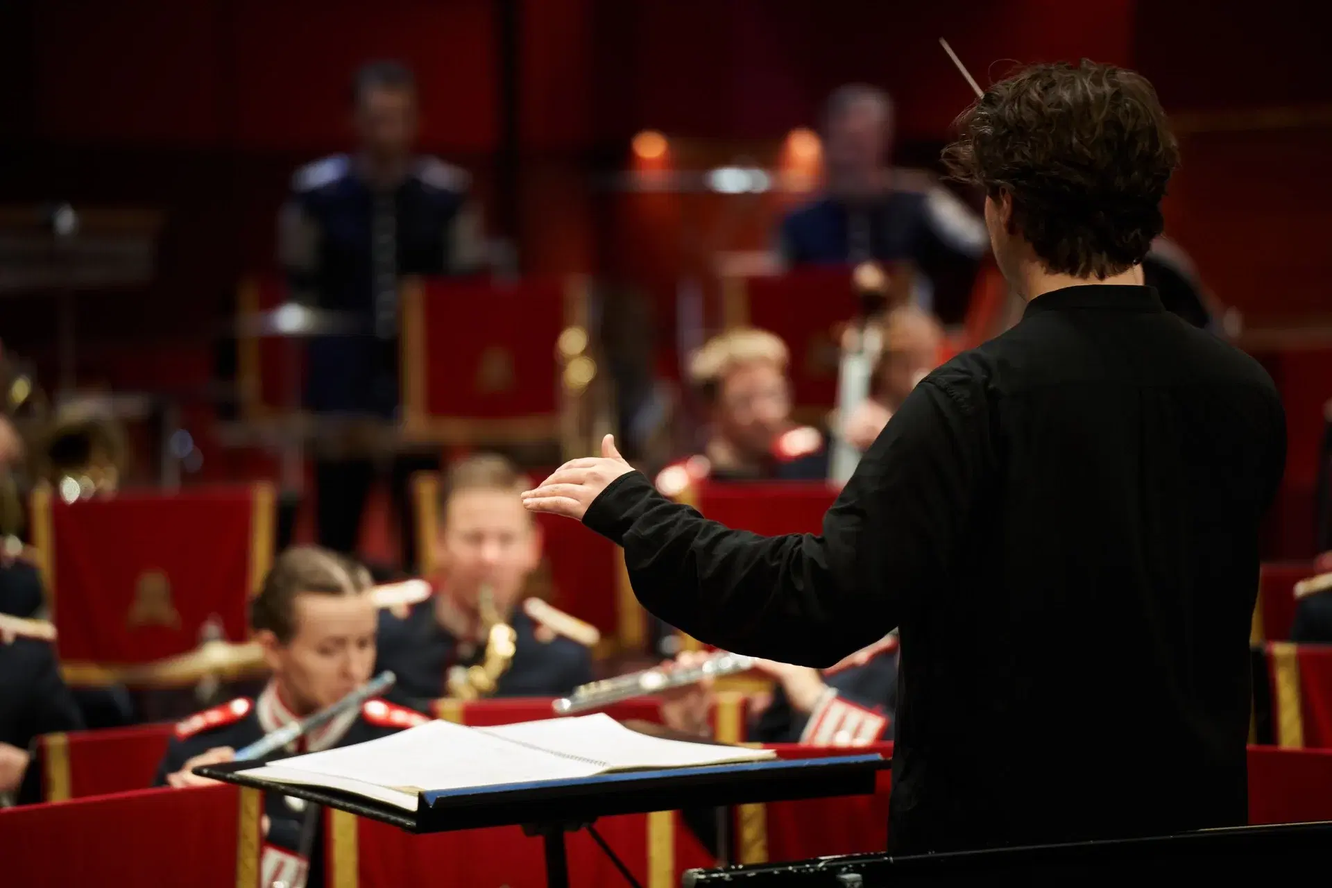 Arméns musikkår dirigeras av KMH-studenter