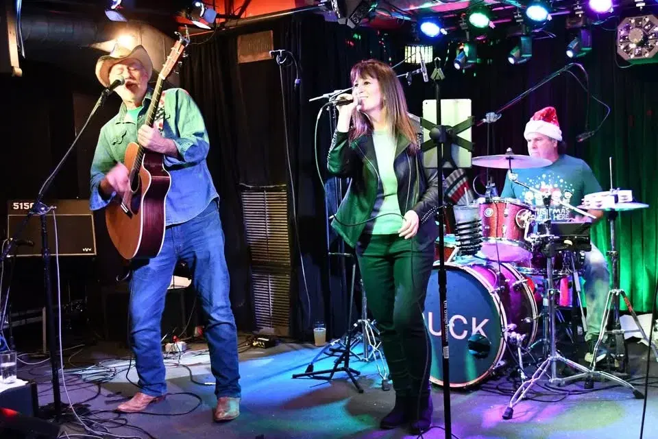 FM Connection at Red Stallion Kitchen&Bar