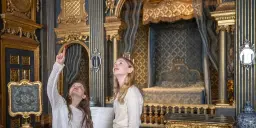 Familjevisning pÄ Drottningholm