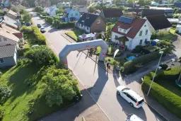 Kärleken-Sjukhuset-Kyrkogården Backyard