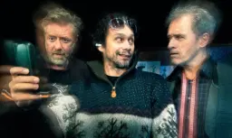 Divadelní představení / Housle