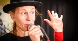 Barnteater: Stå upp!