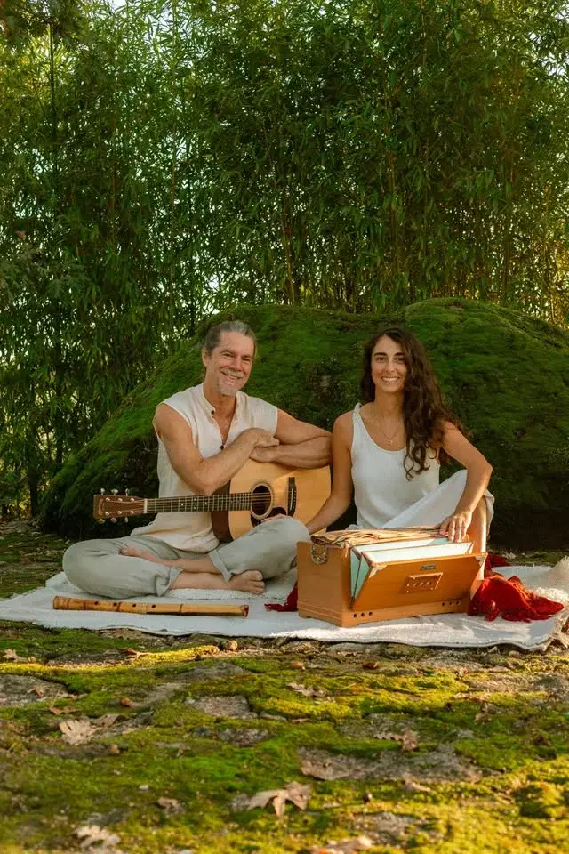 Kevin James Carroll & Susana - Mantra, Kirtan & Heartsongs - Live in Prague