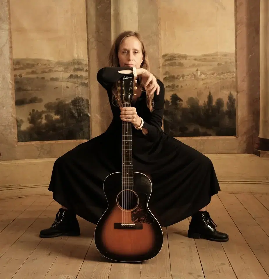 LIVEBRANT, DYLAN & COHEN