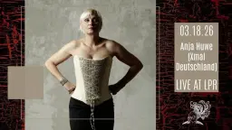 Anja Huwe (Xmal Deutschland)