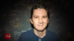 Santi Espinosa: ESPANGLISH (English/Spanish Show)