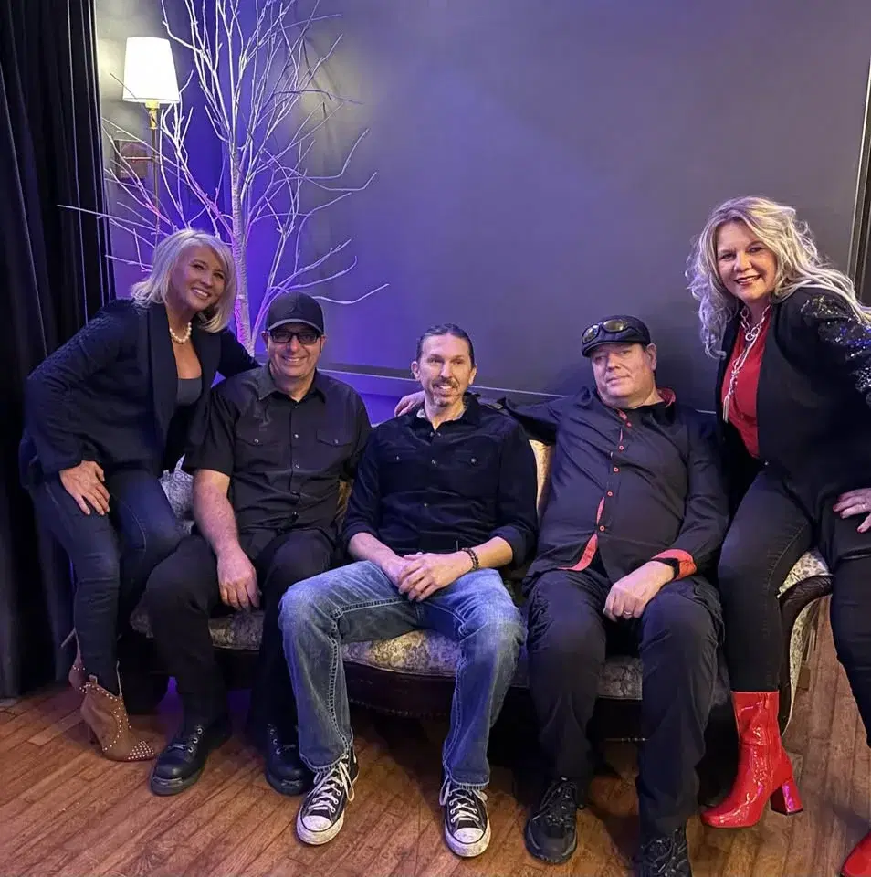 HOH returns to Stumble Inn