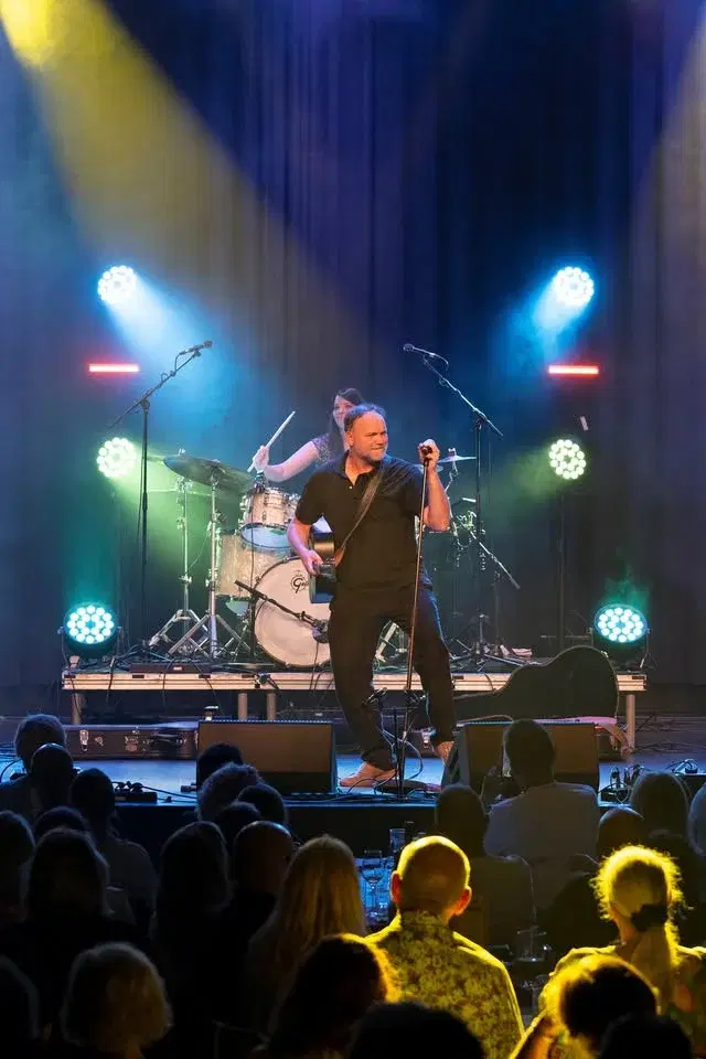 Thomas Stipsits & Band - Austropop lebt!