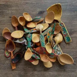 Lär dig tälja en sked