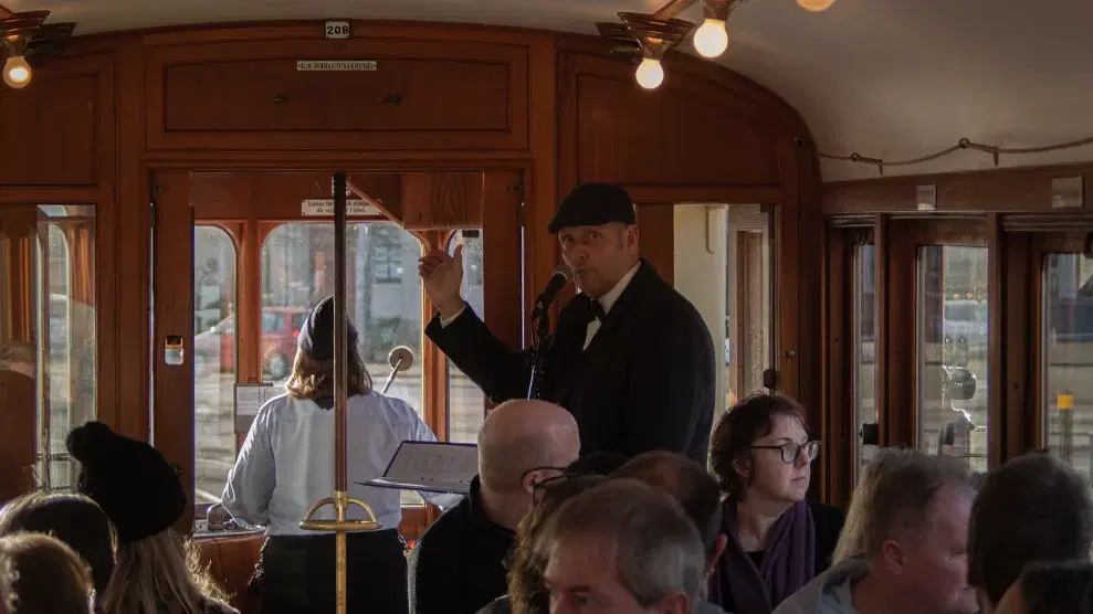 Spårvagnstur – Bland konstaplar och kåkfarare