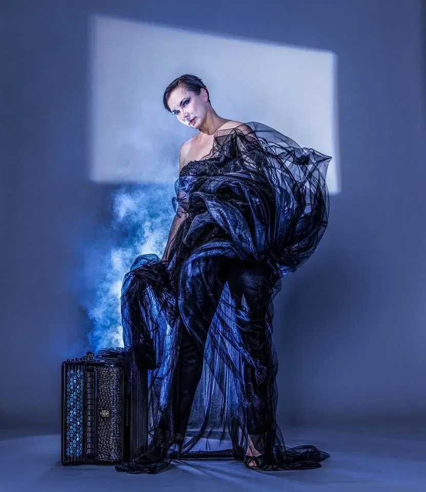 Konsert: ”KRAFTSPEL med accordeonvirtuos Minna Weurlander”