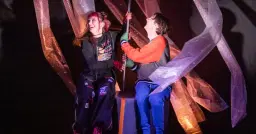 Orkan- en teaterföreställning om ensamhet och gemenskap