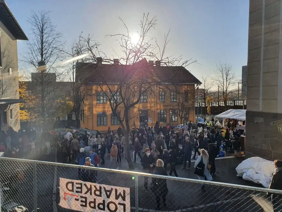 Loppemarked Løren skole, lørdag 11-16 og søndag 12-16