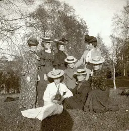 After work, Dåtida driftiga damer