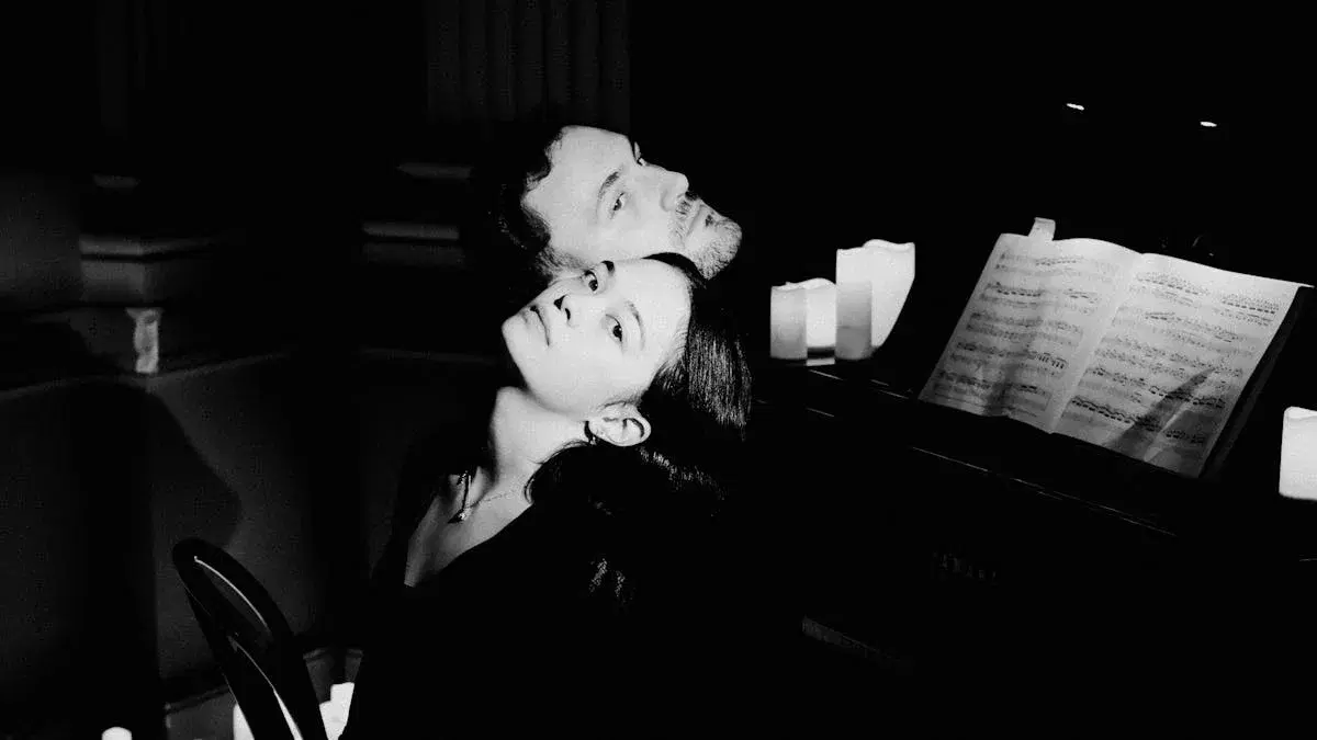 Klaverkoncert for fire hænder : Kunsten Gentænkes Som Lyd