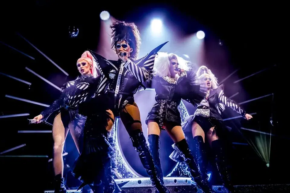 Queenz - Drag Me To The Disco