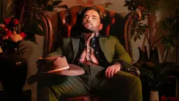 Adam Rowe - Fashionism