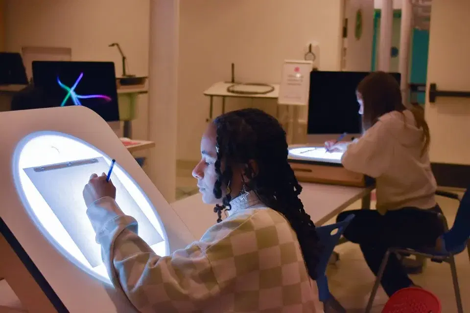 IN-PERSON STUDIO SERIES | Animate a Ghostly Greeting (Youth Session)