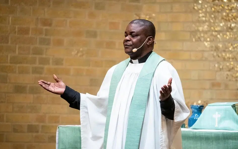 Service – Eucharist in English