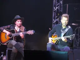 Tropical Nights presents Chirino AcĂșstico