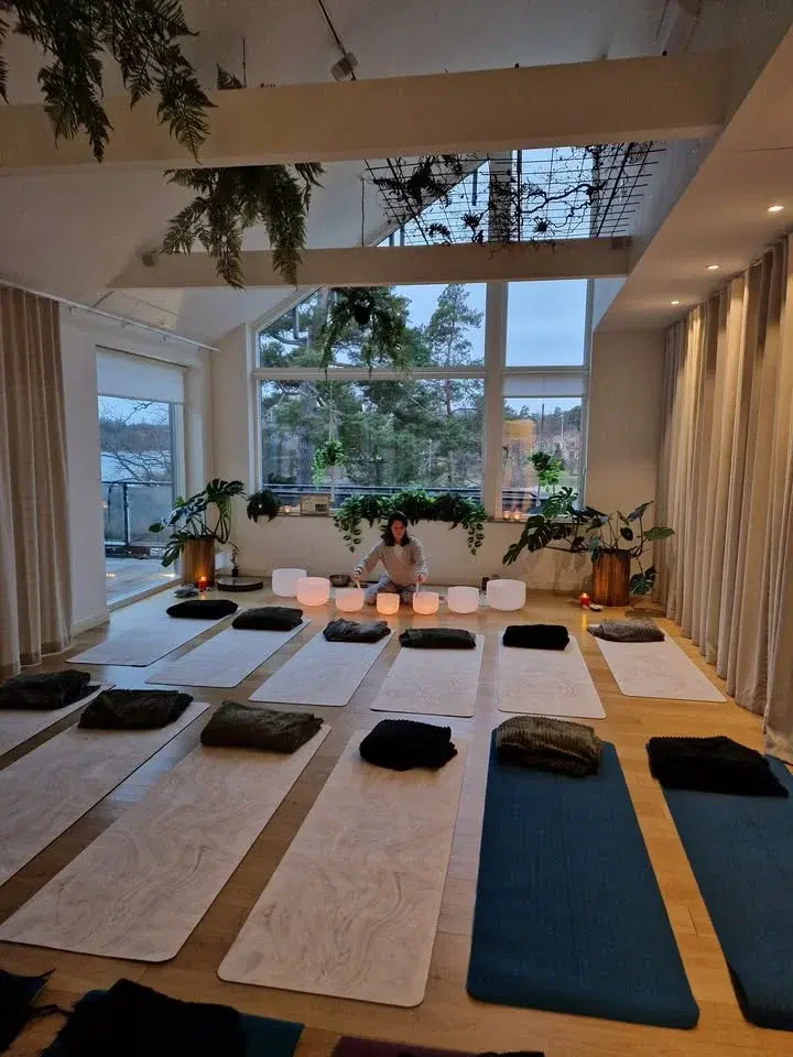 FRUKOSTYOGA @ The Old Smokehouse